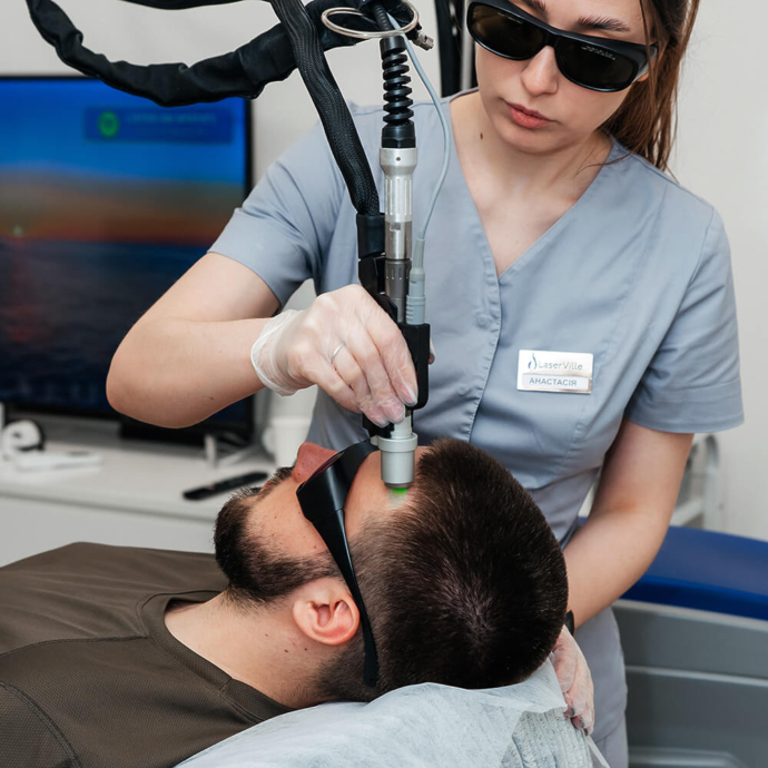 лазерне видалення волосся на обличчі у чоловіків