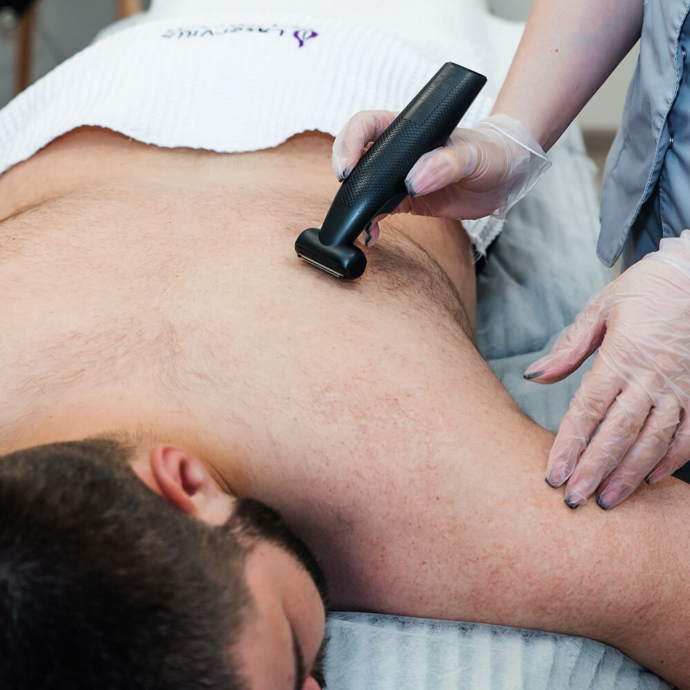 лазерна епіляція чоловічої спини